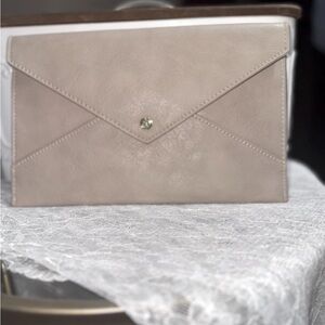 Chic Danielle Nicole Envelope Portfolio Clutch in nude/taupe /gold hardware